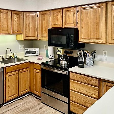 Lincoln Condo With Views, Pool, Hot Tub And Balcony! Eksteriør billede