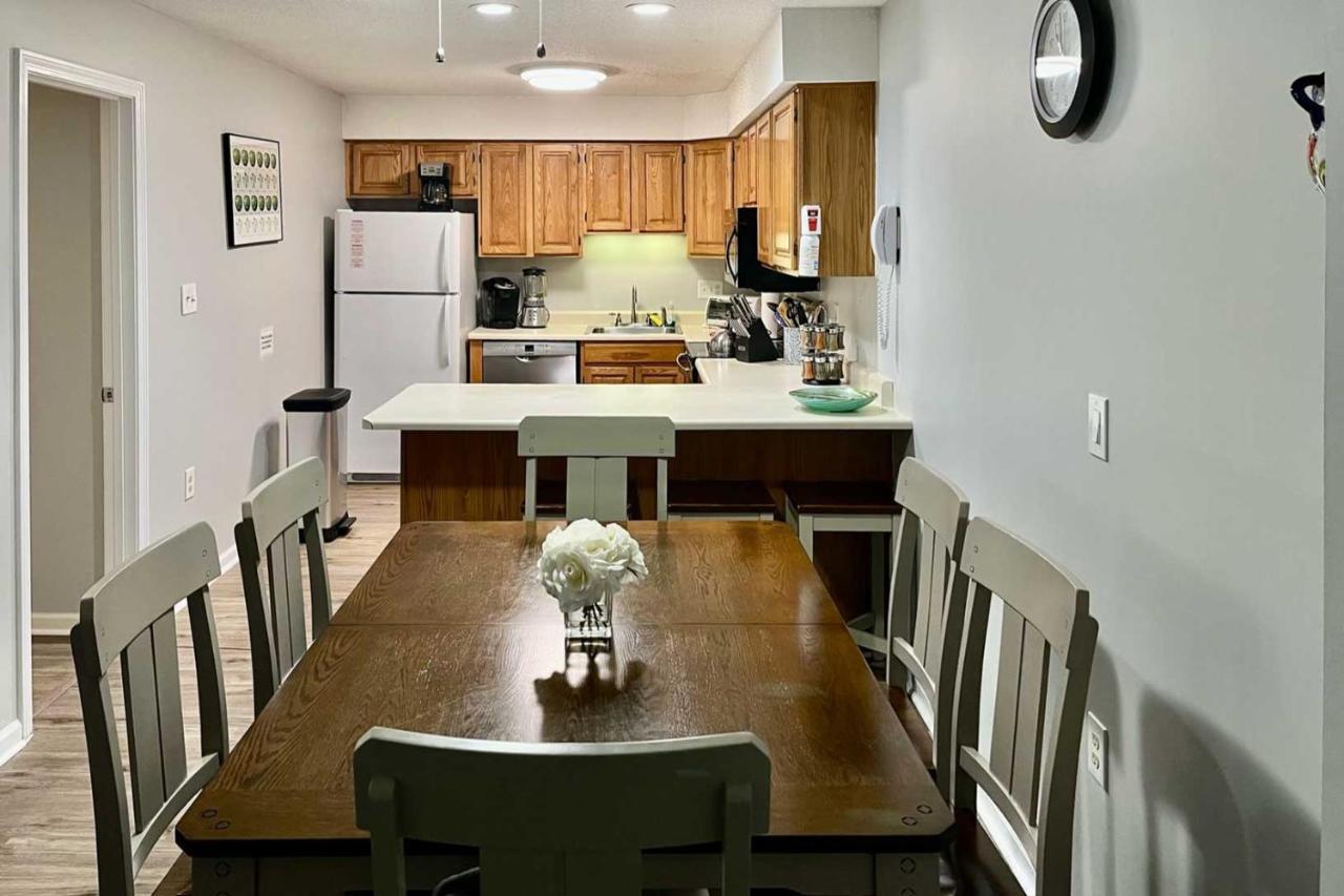 Lincoln Condo With Views, Pool, Hot Tub And Balcony! Eksteriør billede